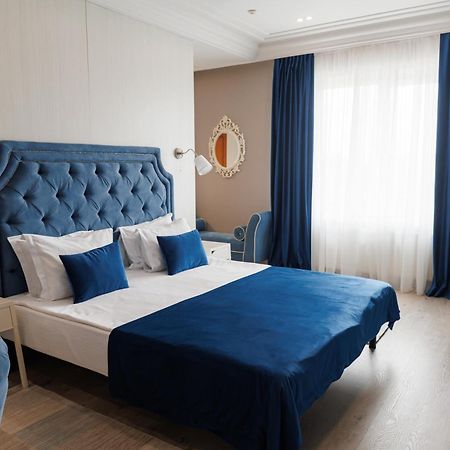 Rivoli Hotel Tsjernivtsi Eksteriør bilde