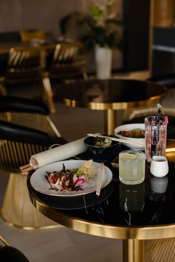 Rivoli Hotel Tsjernivtsi Eksteriør bilde