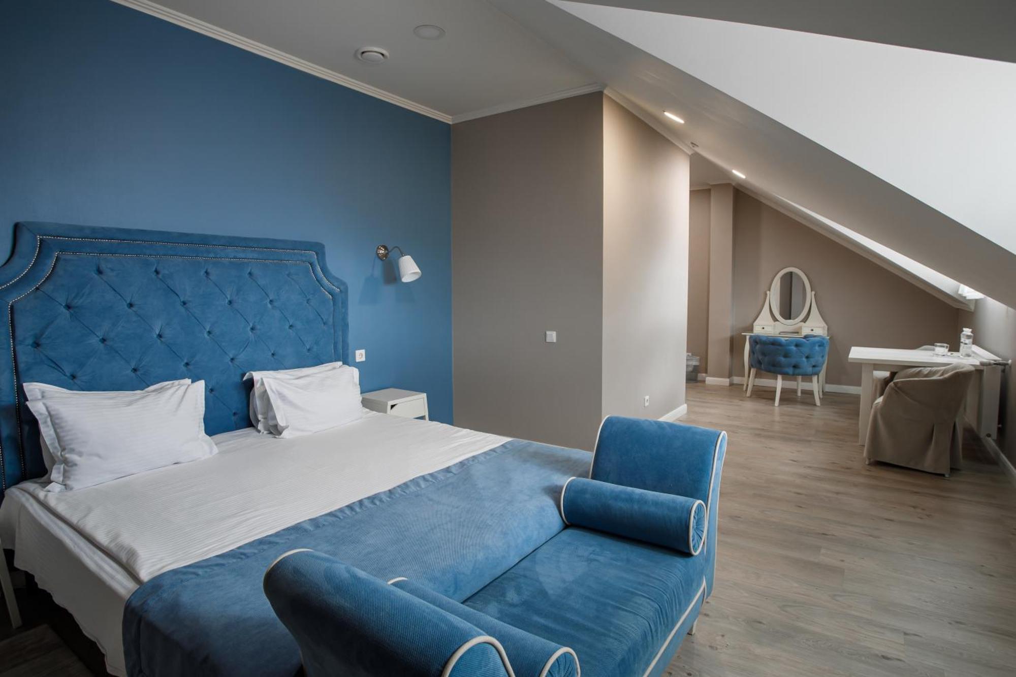 Rivoli Hotel Tsjernivtsi Eksteriør bilde