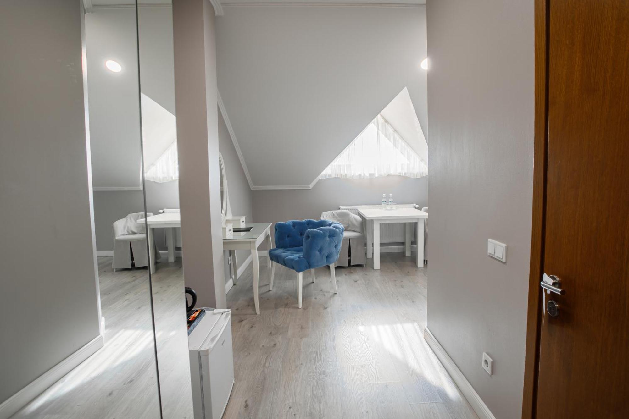 Rivoli Hotel Tsjernivtsi Eksteriør bilde