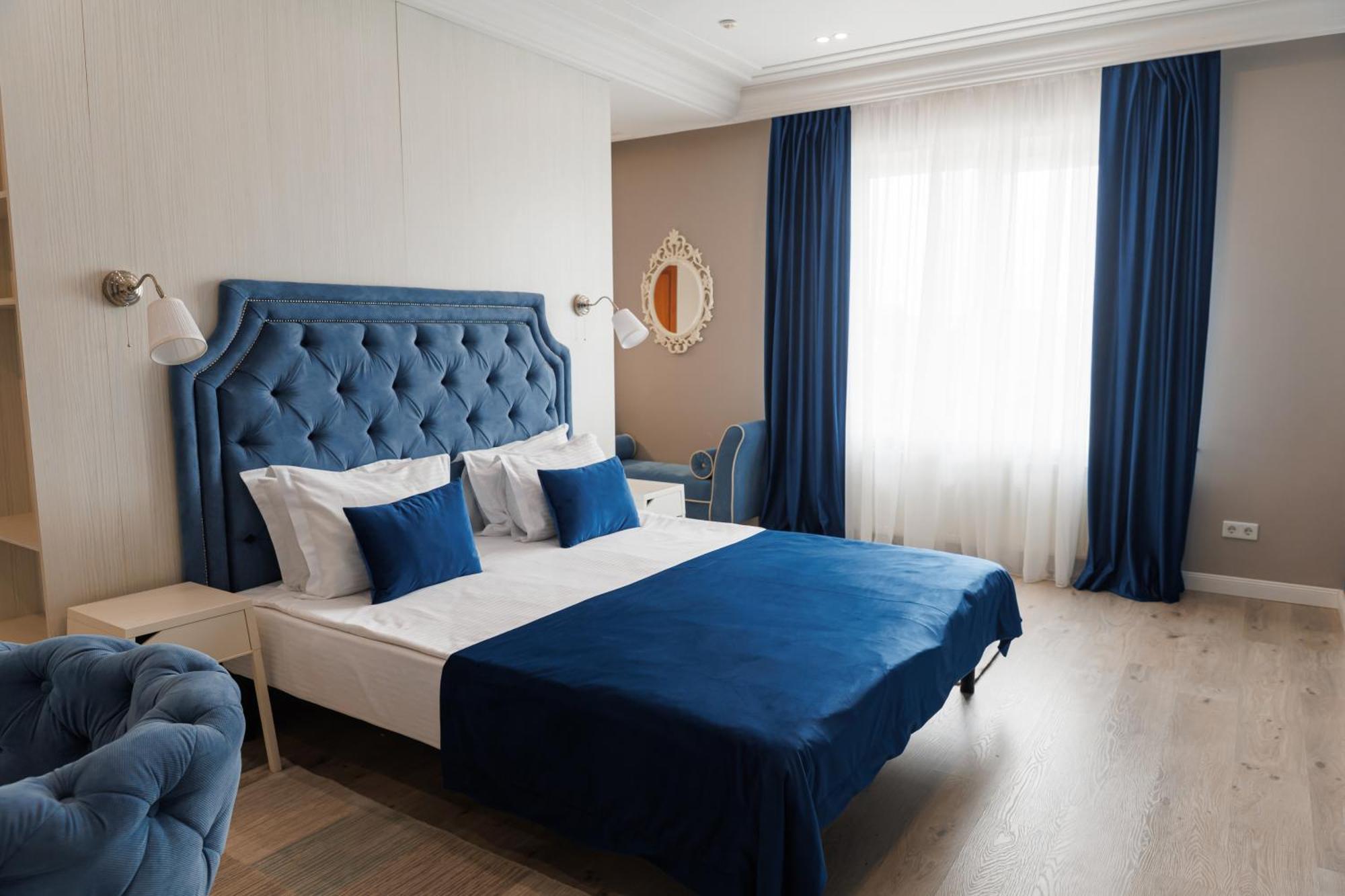 Rivoli Hotel Tsjernivtsi Eksteriør bilde