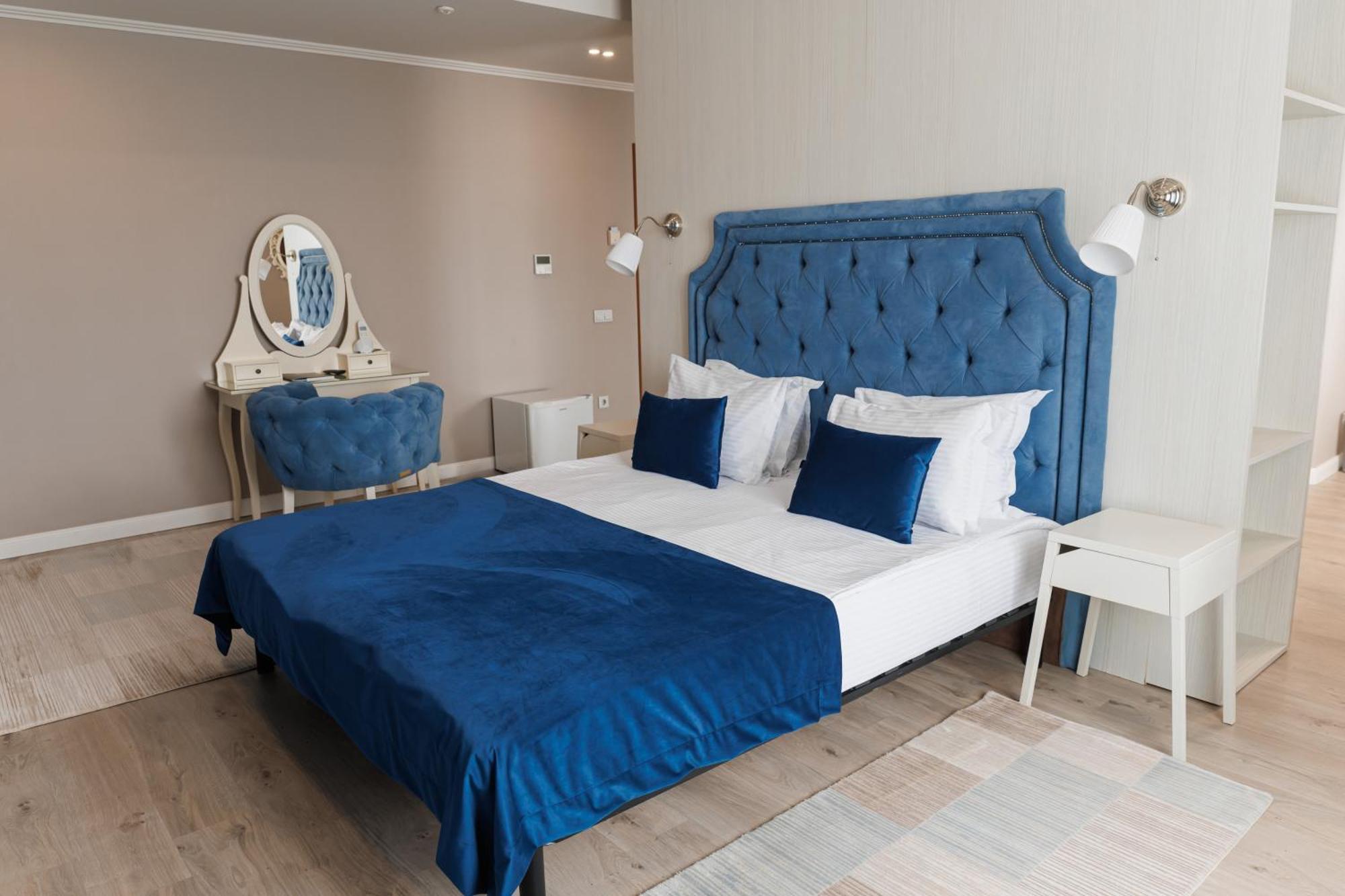 Rivoli Hotel Tsjernivtsi Eksteriør bilde