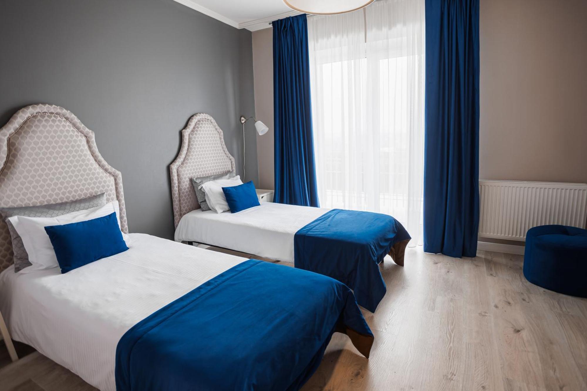 Rivoli Hotel Tsjernivtsi Eksteriør bilde