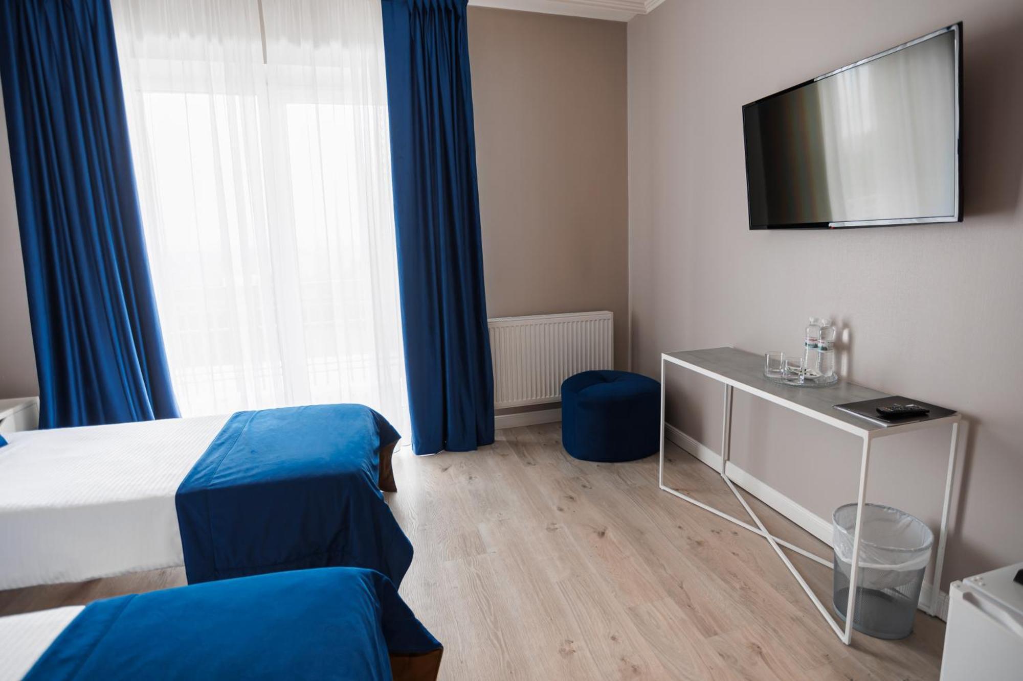 Rivoli Hotel Tsjernivtsi Eksteriør bilde